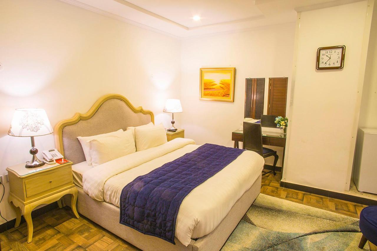 Hotel Oban Лахор Экстерьер фото